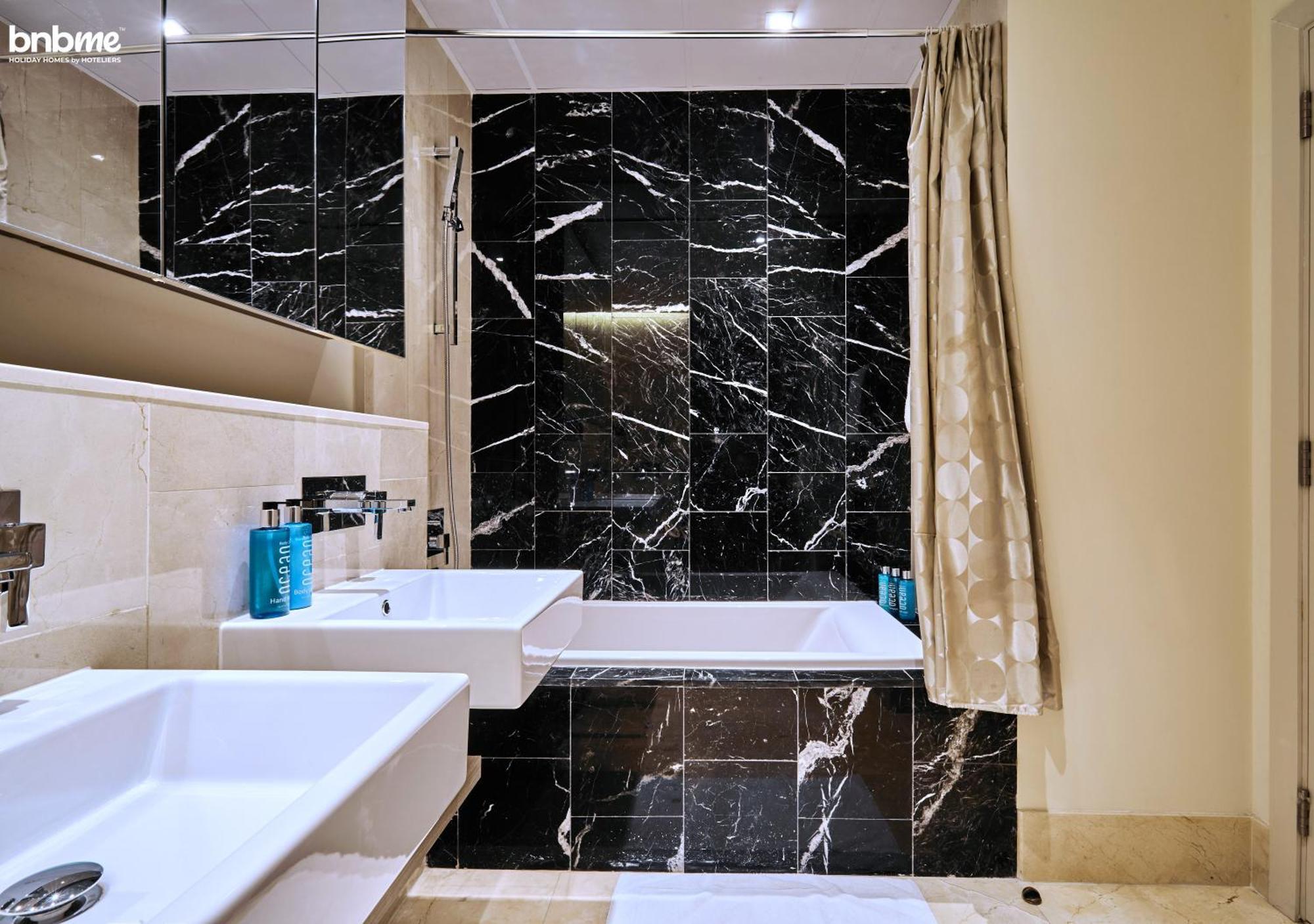 Bnbme - Th8 Palm Hotel Dubaj Kültér fotó